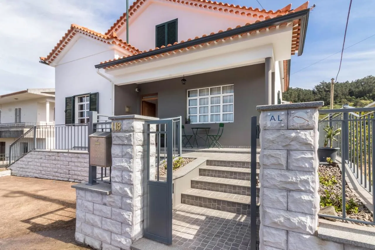 סנטנה Casa Da Olides - T3 And Studio 0*,  פורטוגל